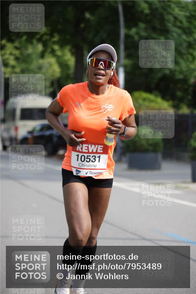 15.06.2025 - REWE Women's Run Jannik Wohlers http://msf.ph/oto/7953489 15.06.2025 08:48:38 Laufen 10531 meine-sportfotos.de