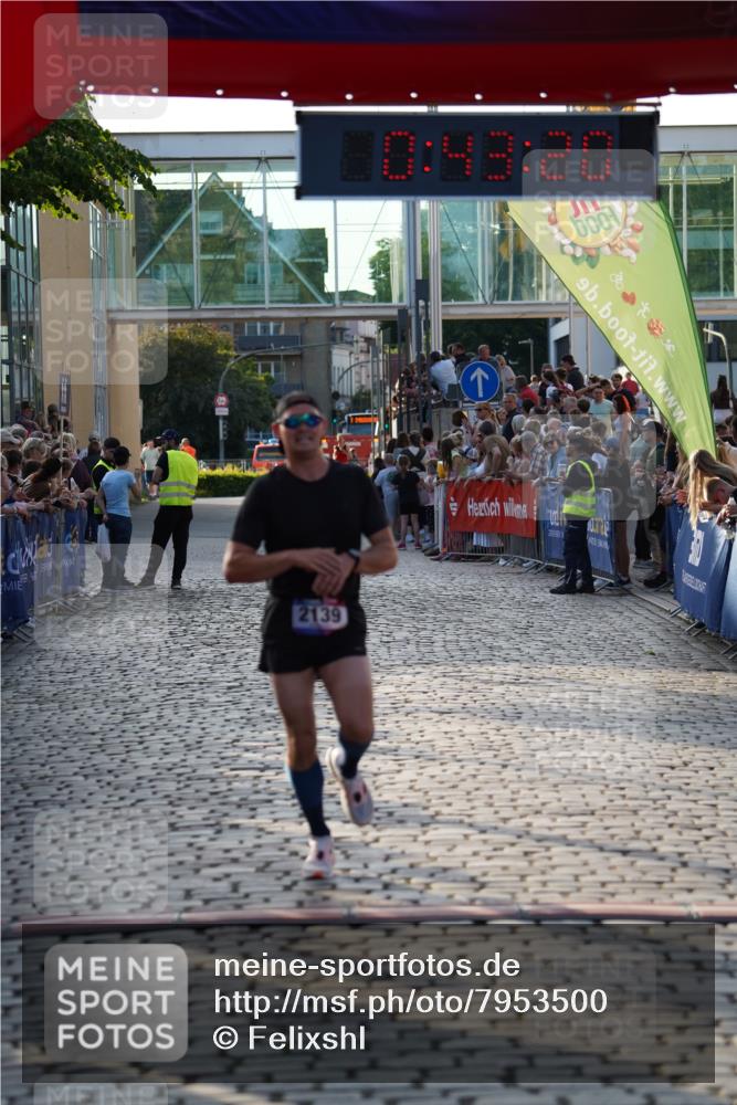 13.06.2025 - Holstenköstenlauf Felixshl http://msf.ph/oto/7953500 13.06.2025 19:43:19 Laufen 2081, 2139 meine-sportfotos.de