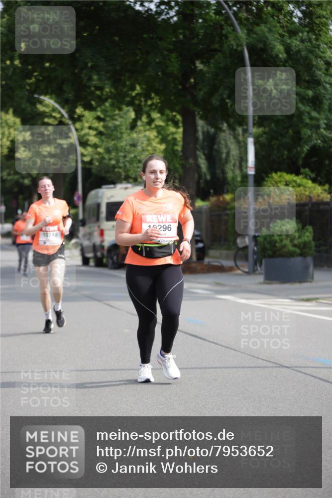 15.06.2025 - REWE Women's Run Jannik Wohlers http://msf.ph/oto/7953652 15.06.2025 08:48:52 Laufen 12296, 10240 meine-sportfotos.de