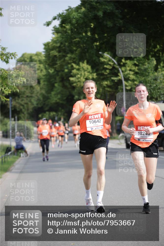 15.06.2025 - REWE Women's Run Jannik Wohlers http://msf.ph/oto/7953667 15.06.2025 08:48:53 Laufen 10642, 10240 meine-sportfotos.de