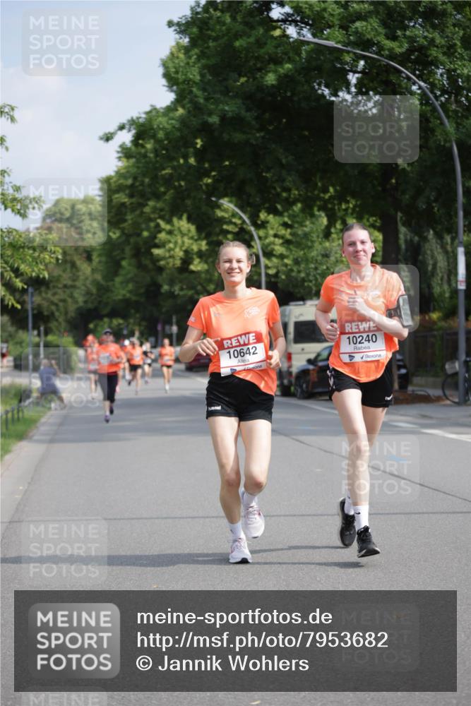 15.06.2025 - REWE Women's Run Jannik Wohlers http://msf.ph/oto/7953682 15.06.2025 08:48:54 Laufen 10642, 10240 meine-sportfotos.de