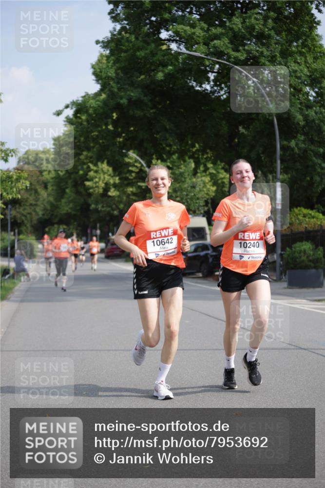 15.06.2025 - REWE Women's Run Jannik Wohlers http://msf.ph/oto/7953692 15.06.2025 08:48:54 Laufen 10642, 10240 meine-sportfotos.de