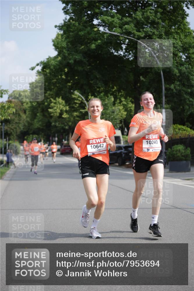 15.06.2025 - REWE Women's Run Jannik Wohlers http://msf.ph/oto/7953694 15.06.2025 08:48:54 Laufen 10642, 10240 meine-sportfotos.de