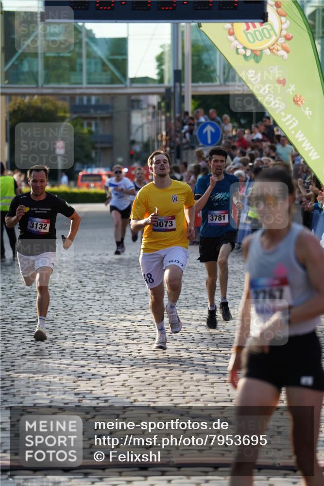 13.06.2025 - Holstenköstenlauf Felixshl http://msf.ph/oto/7953695 13.06.2025 19:43:40 Laufen 2278, 2296, 2637, 2767, 3073, 3132, 3224, 3781 meine-sportfotos.de