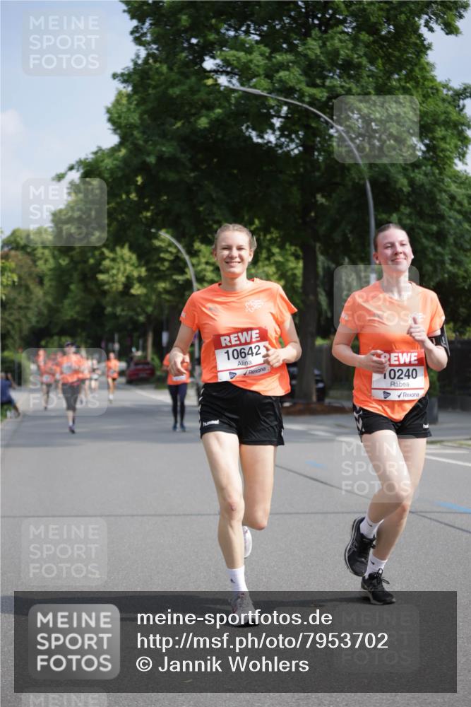15.06.2025 - REWE Women's Run Jannik Wohlers http://msf.ph/oto/7953702 15.06.2025 08:48:54 Laufen 10642, 10240 meine-sportfotos.de