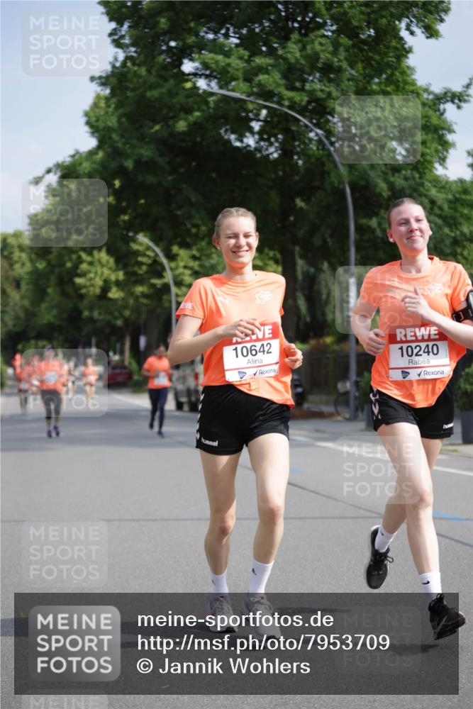 15.06.2025 - REWE Women's Run Jannik Wohlers http://msf.ph/oto/7953709 15.06.2025 08:48:54 Laufen 10642, 10240 meine-sportfotos.de