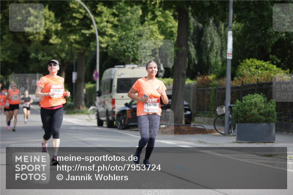 15.06.2025 - REWE Women's Run Jannik Wohlers http://msf.ph/oto/7953724 15.06.2025 08:48:57 Laufen 10121, 10795 meine-sportfotos.de
