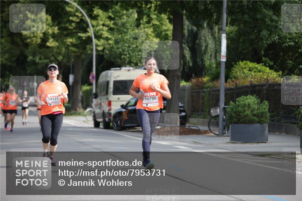 15.06.2025 - REWE Women's Run Jannik Wohlers http://msf.ph/oto/7953731 15.06.2025 08:48:58 Laufen 10121, 10795 meine-sportfotos.de