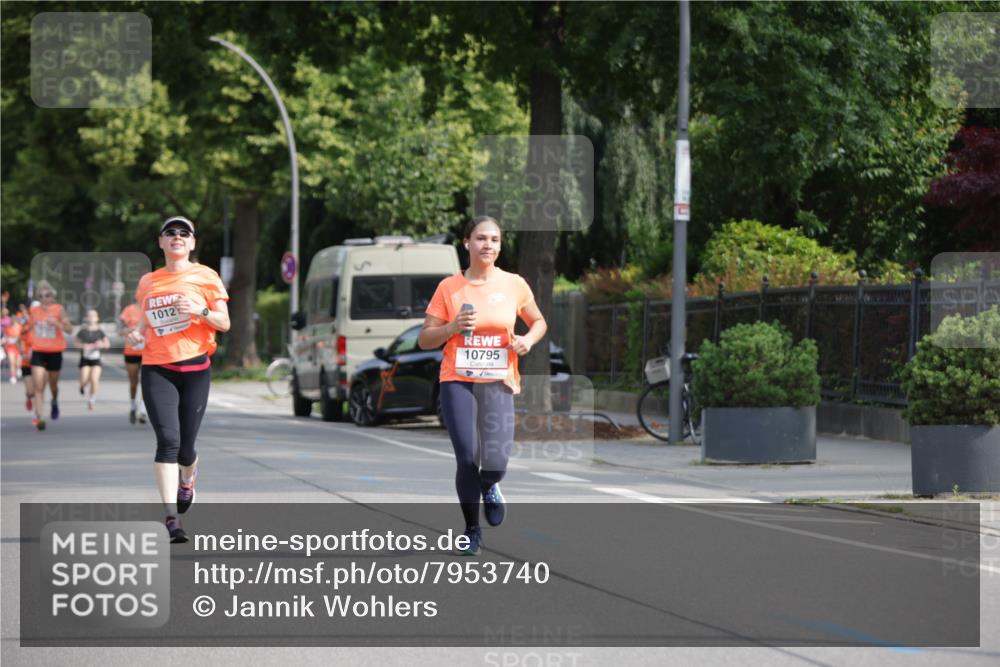 15.06.2025 - REWE Women's Run Jannik Wohlers http://msf.ph/oto/7953740 15.06.2025 08:48:58 Laufen 1012, 10795 meine-sportfotos.de