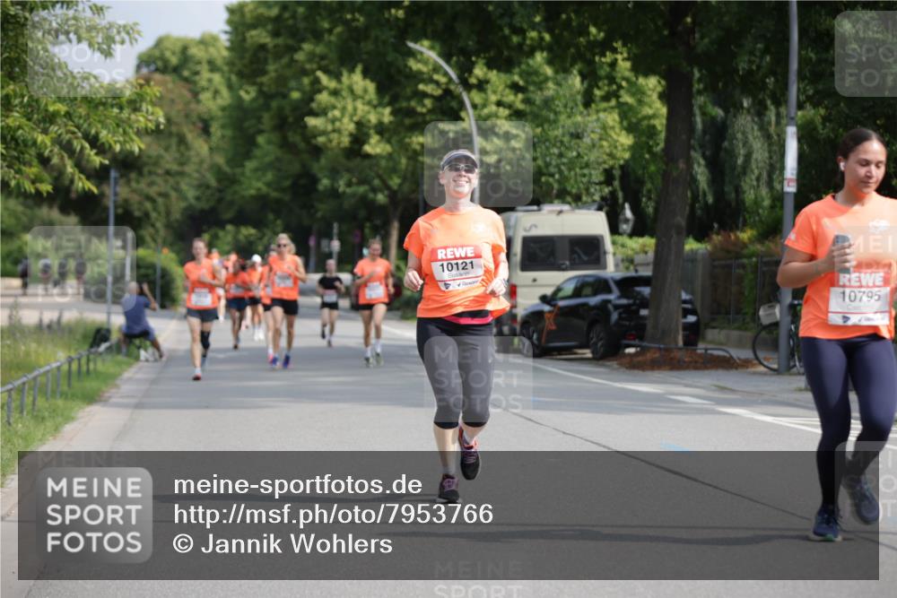 15.06.2025 - REWE Women's Run Jannik Wohlers http://msf.ph/oto/7953766 15.06.2025 08:48:59 Laufen 10121, 10795 meine-sportfotos.de