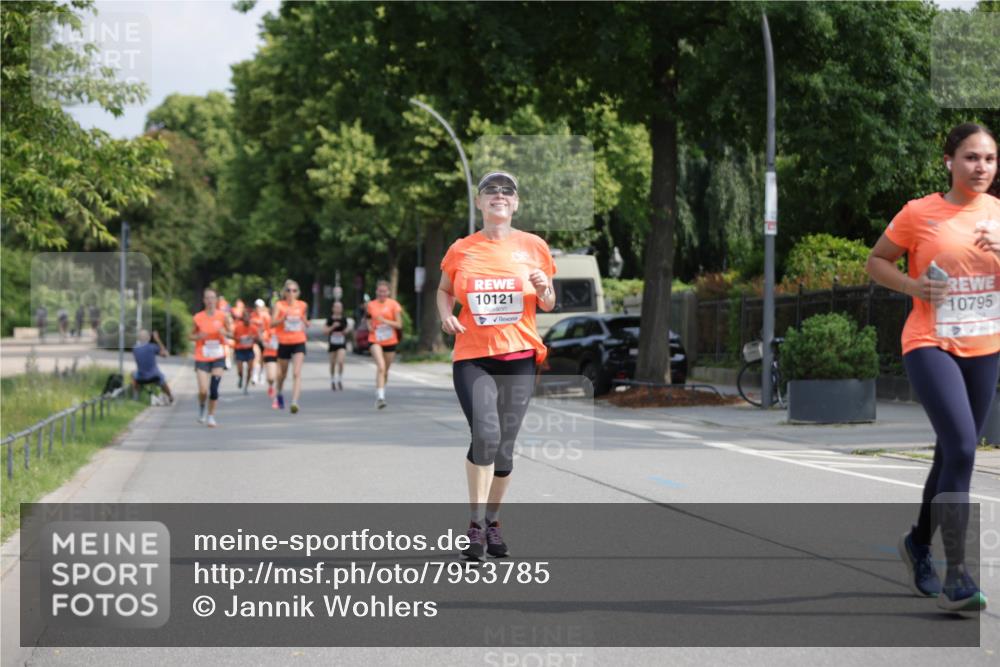 15.06.2025 - REWE Women's Run Jannik Wohlers http://msf.ph/oto/7953785 15.06.2025 08:49:00 Laufen 10121, 10795 meine-sportfotos.de