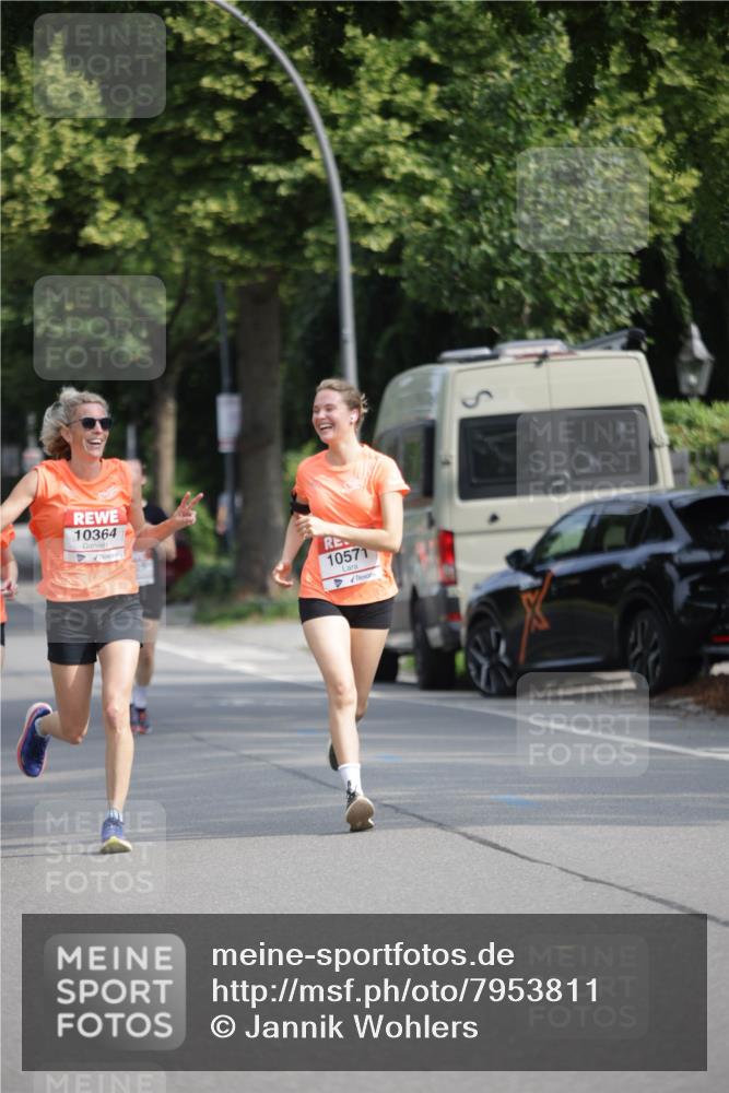 15.06.2025 - REWE Women's Run Jannik Wohlers http://msf.ph/oto/7953811 15.06.2025 08:49:03 Laufen 10364, 10571 meine-sportfotos.de