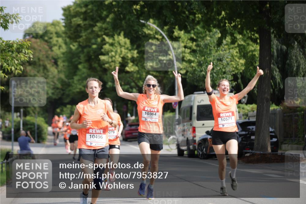15.06.2025 - REWE Women's Run Jannik Wohlers http://msf.ph/oto/7953827 15.06.2025 08:49:04 Laufen 079, 10496, 10364, 10571 meine-sportfotos.de