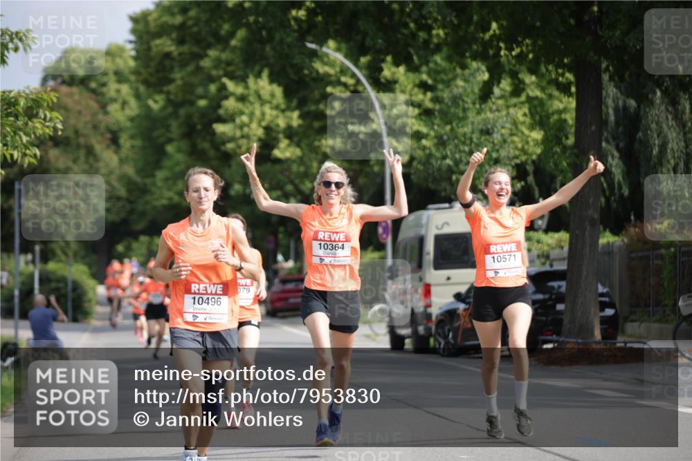 15.06.2025 - REWE Women's Run Jannik Wohlers http://msf.ph/oto/7953830 15.06.2025 08:49:05 Laufen 079, 10496, 4, 10364, 10571 meine-sportfotos.de