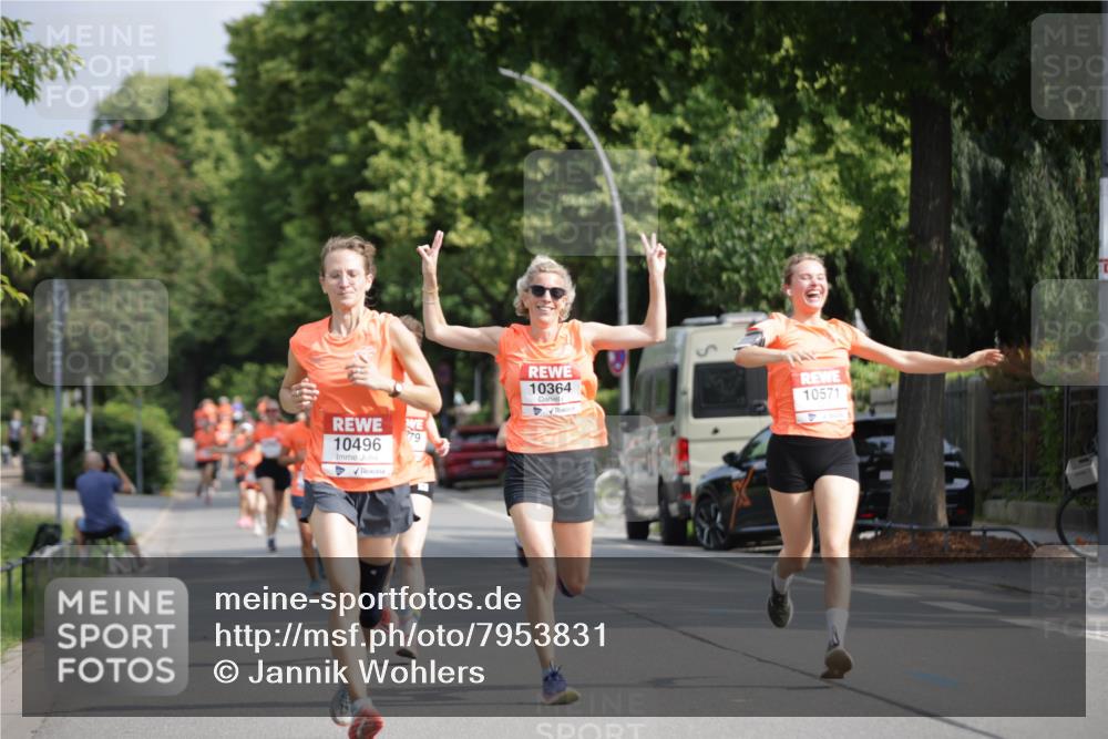 15.06.2025 - REWE Women's Run Jannik Wohlers http://msf.ph/oto/7953831 15.06.2025 08:49:05 Laufen 10496, 79, 10364, 10571 meine-sportfotos.de