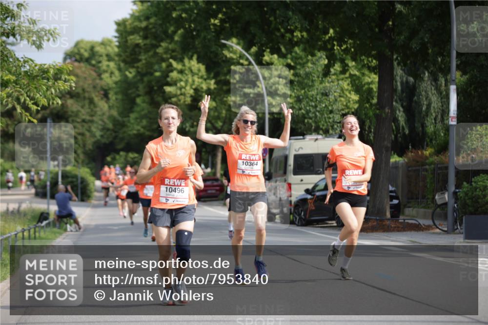 15.06.2025 - REWE Women's Run Jannik Wohlers http://msf.ph/oto/7953840 15.06.2025 08:49:05 Laufen 10496, 10364 meine-sportfotos.de