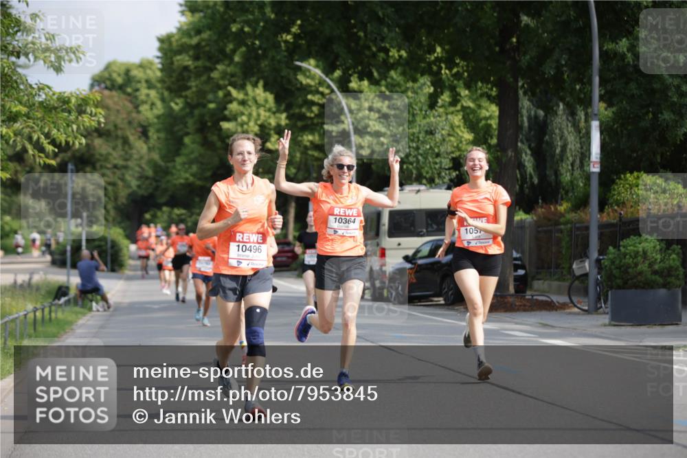 15.06.2025 - REWE Women's Run Jannik Wohlers http://msf.ph/oto/7953845 15.06.2025 08:49:05 Laufen 10496, 10364, 1057 meine-sportfotos.de