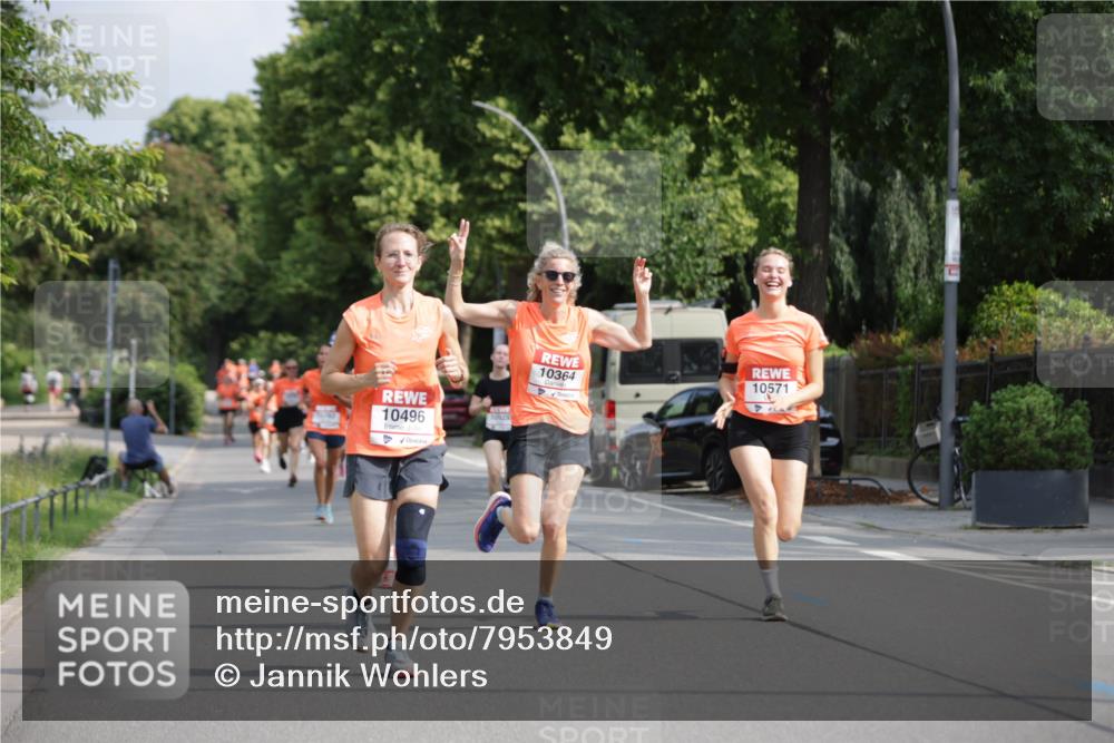 15.06.2025 - REWE Women's Run Jannik Wohlers http://msf.ph/oto/7953849 15.06.2025 08:49:05 Laufen 10496, 10625, 10364, 10571 meine-sportfotos.de