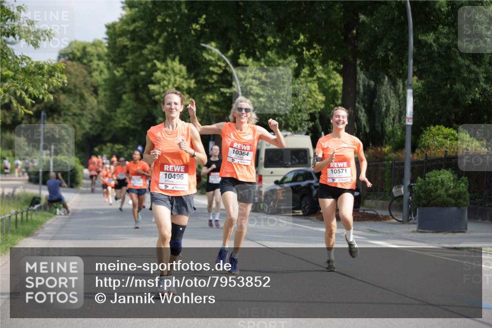 15.06.2025 - REWE Women's Run Jannik Wohlers http://msf.ph/oto/7953852 15.06.2025 08:49:05 Laufen 10496, 10364, 10571 meine-sportfotos.de