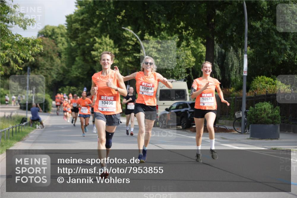 15.06.2025 - REWE Women's Run Jannik Wohlers http://msf.ph/oto/7953855 15.06.2025 08:49:05 Laufen 10496, 10625, 10364, 10571 meine-sportfotos.de