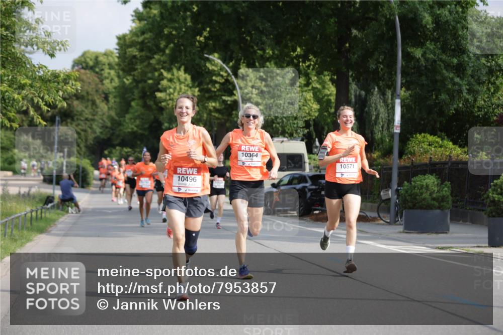 15.06.2025 - REWE Women's Run Jannik Wohlers http://msf.ph/oto/7953857 15.06.2025 08:49:05 Laufen 10496, 10529, 10364, 10571 meine-sportfotos.de