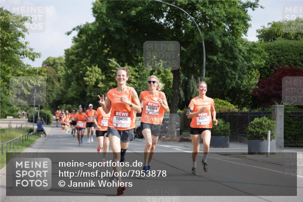 15.06.2025 - REWE Women's Run Jannik Wohlers http://msf.ph/oto/7953878 15.06.2025 08:49:06 Laufen 10496, 10364, 1007, 10571 meine-sportfotos.de