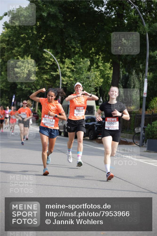 15.06.2025 - REWE Women's Run Jannik Wohlers http://msf.ph/oto/7953966 15.06.2025 08:49:10 Laufen 10775, 10763, 10033, 10525 meine-sportfotos.de