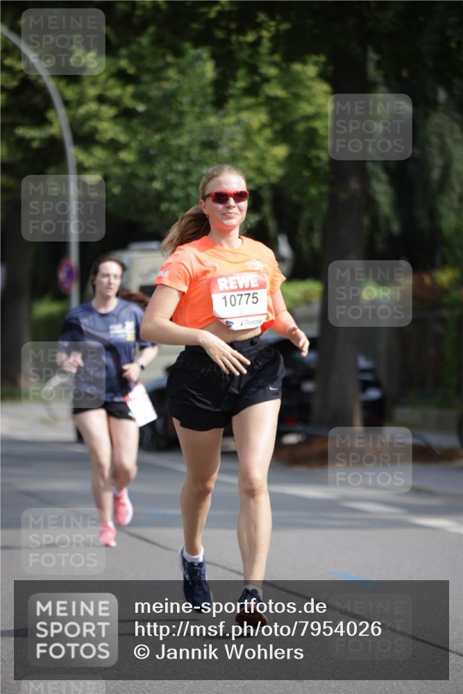 15.06.2025 - REWE Women's Run Jannik Wohlers http://msf.ph/oto/7954026 15.06.2025 08:49:14 Laufen 10775 meine-sportfotos.de