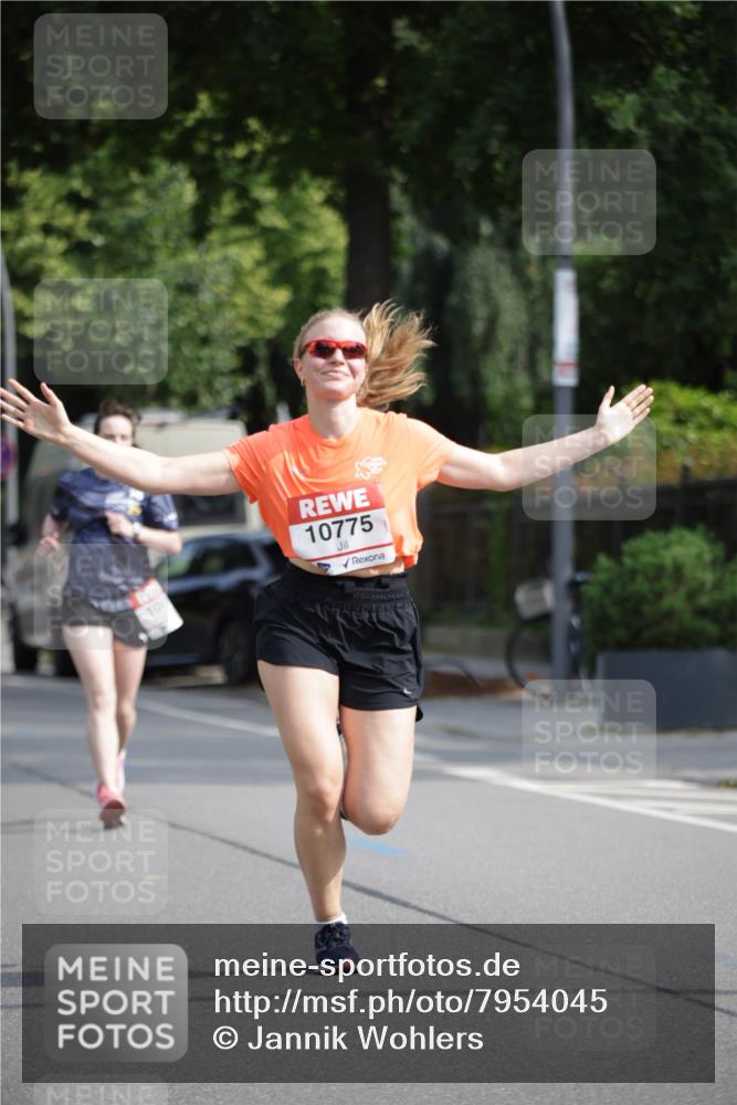 15.06.2025 - REWE Women's Run Jannik Wohlers http://msf.ph/oto/7954045 15.06.2025 08:49:14 Laufen 10775 meine-sportfotos.de