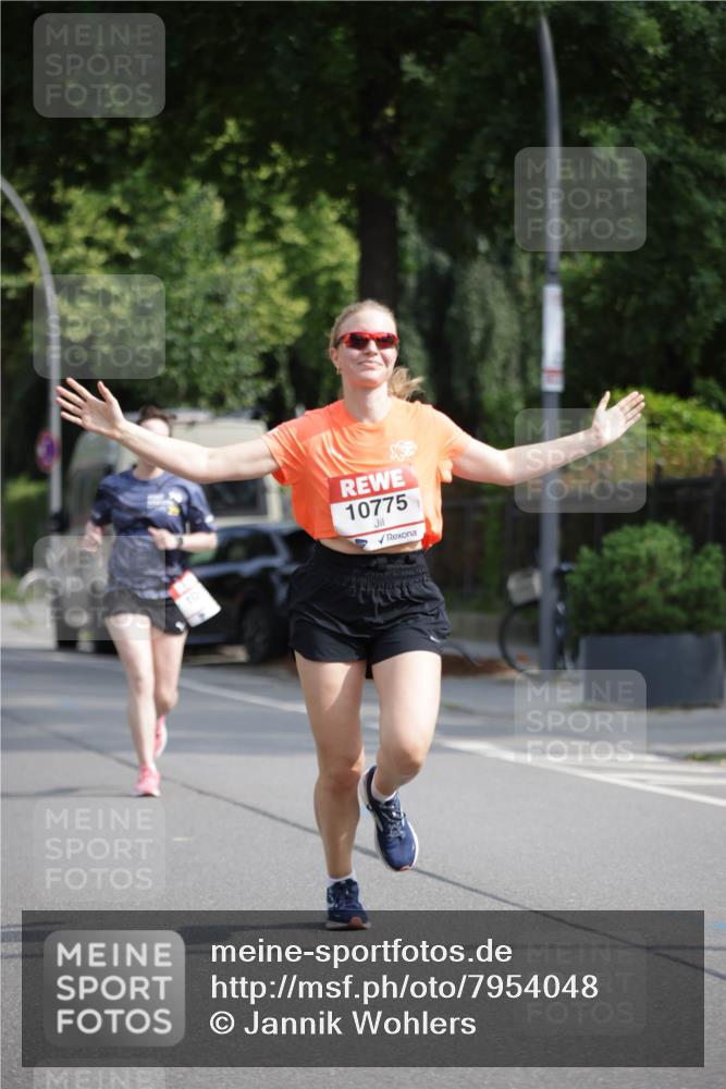 15.06.2025 - REWE Women's Run Jannik Wohlers http://msf.ph/oto/7954048 15.06.2025 08:49:14 Laufen 10775 meine-sportfotos.de