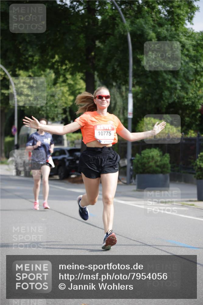 15.06.2025 - REWE Women's Run Jannik Wohlers http://msf.ph/oto/7954056 15.06.2025 08:49:15 Laufen 10775 meine-sportfotos.de