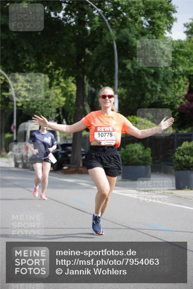 15.06.2025 - REWE Women's Run Jannik Wohlers http://msf.ph/oto/7954063 15.06.2025 08:49:15 Laufen 10775 meine-sportfotos.de