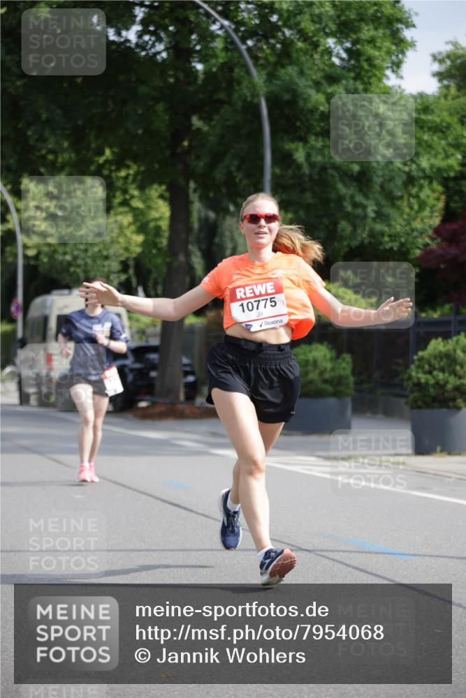 15.06.2025 - REWE Women's Run Jannik Wohlers http://msf.ph/oto/7954068 15.06.2025 08:49:15 Laufen 10775 meine-sportfotos.de