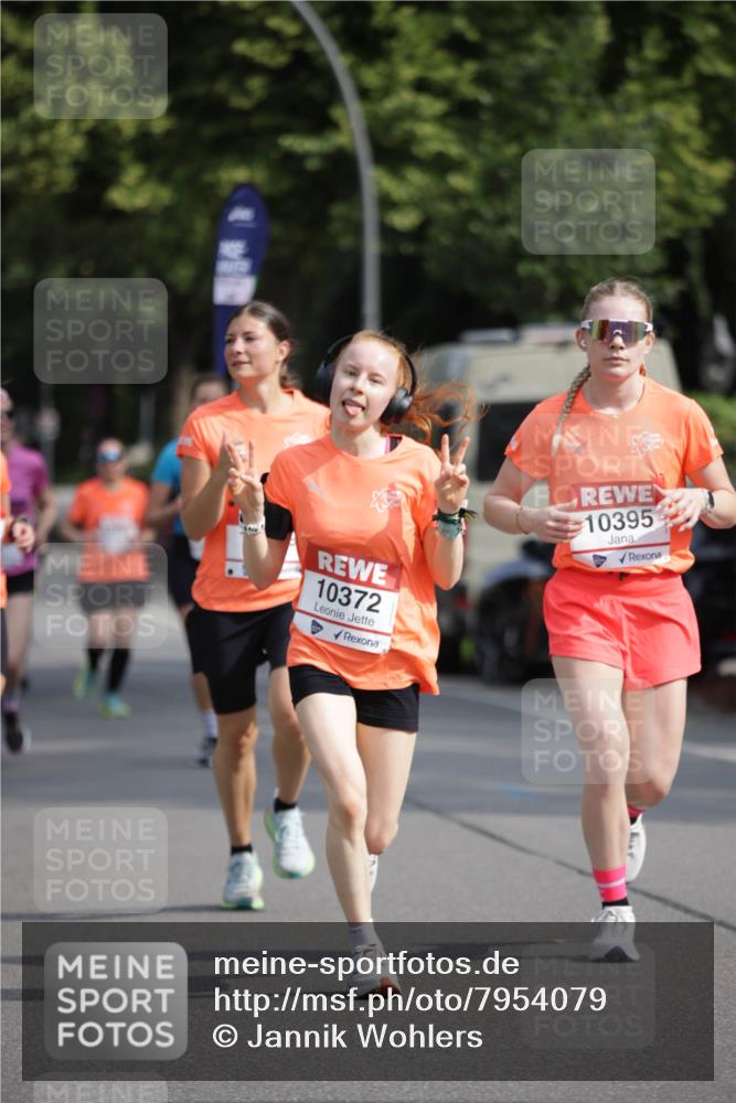 15.06.2025 - REWE Women's Run Jannik Wohlers http://msf.ph/oto/7954079 15.06.2025 08:49:19 Laufen 10372, 10395 meine-sportfotos.de