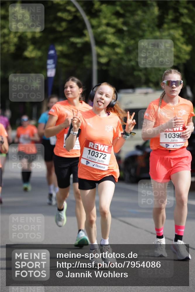 15.06.2025 - REWE Women's Run Jannik Wohlers http://msf.ph/oto/7954086 15.06.2025 08:49:19 Laufen 10372, 10395 meine-sportfotos.de