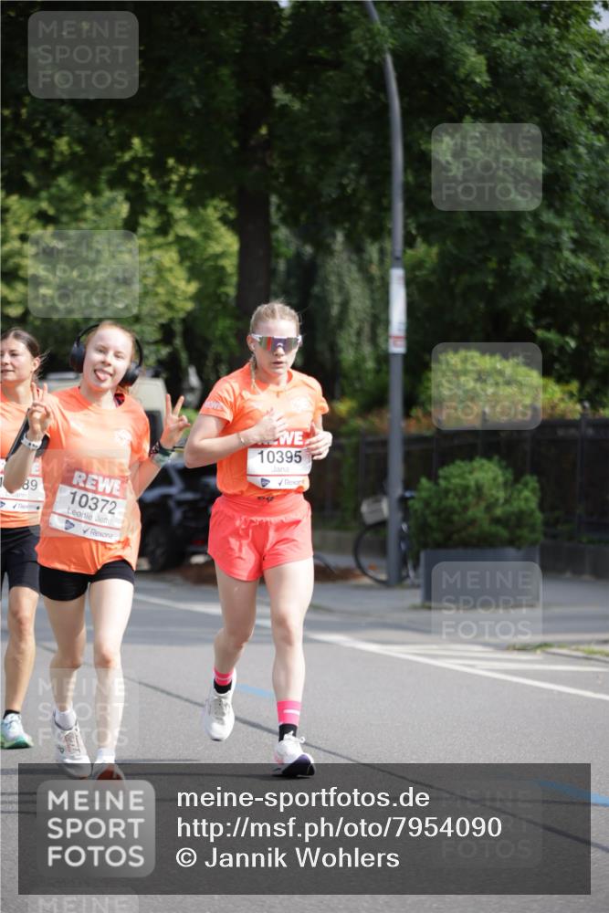 15.06.2025 - REWE Women's Run Jannik Wohlers http://msf.ph/oto/7954090 15.06.2025 08:49:20 Laufen 89, 10372, 10395 meine-sportfotos.de