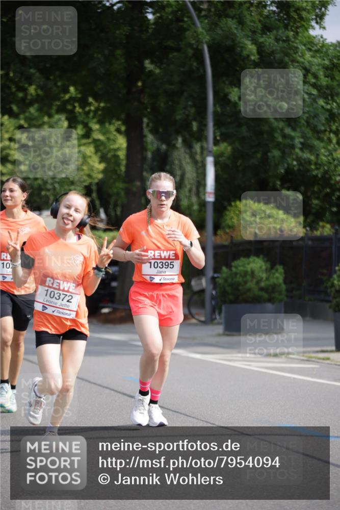 15.06.2025 - REWE Women's Run Jannik Wohlers http://msf.ph/oto/7954094 15.06.2025 08:49:20 Laufen 10, 10372, 10395 meine-sportfotos.de
