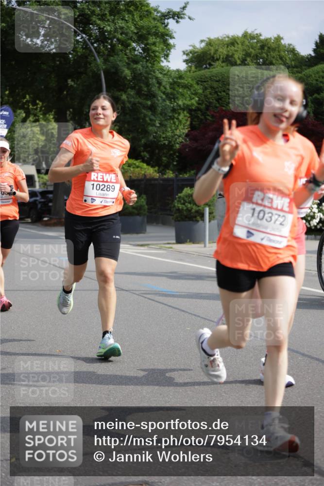 15.06.2025 - REWE Women's Run Jannik Wohlers http://msf.ph/oto/7954134 15.06.2025 08:49:22 Laufen 10289, 10372 meine-sportfotos.de