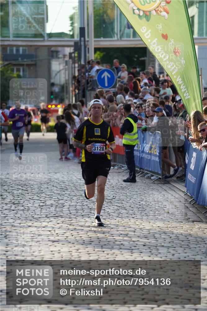 13.06.2025 - Holstenköstenlauf Felixshl http://msf.ph/oto/7954136 13.06.2025 19:44:18 Laufen 2732, 3128, 3658 meine-sportfotos.de