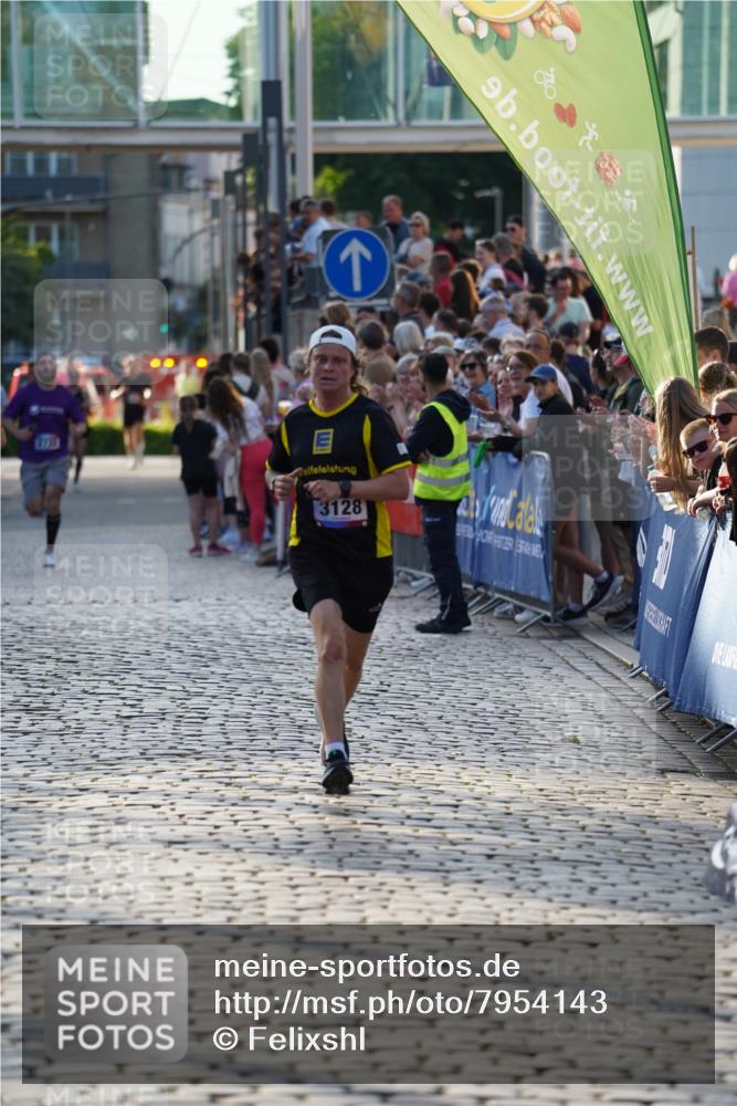 13.06.2025 - Holstenköstenlauf Felixshl http://msf.ph/oto/7954143 13.06.2025 19:44:18 Laufen 2732, 3128, 3658 meine-sportfotos.de