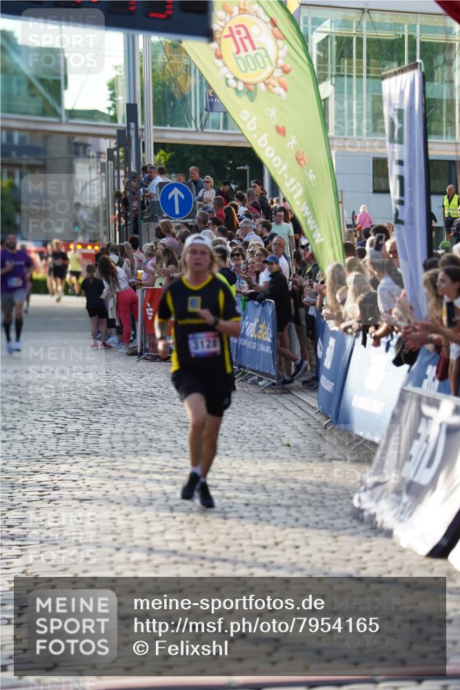 13.06.2025 - Holstenköstenlauf Felixshl http://msf.ph/oto/7954165 13.06.2025 19:44:18 Laufen 2732, 3128, 3658 meine-sportfotos.de