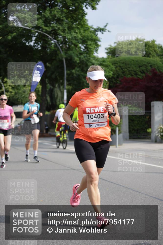 15.06.2025 - REWE Women's Run Jannik Wohlers http://msf.ph/oto/7954177 15.06.2025 08:49:23 Laufen 10197, 10403 meine-sportfotos.de