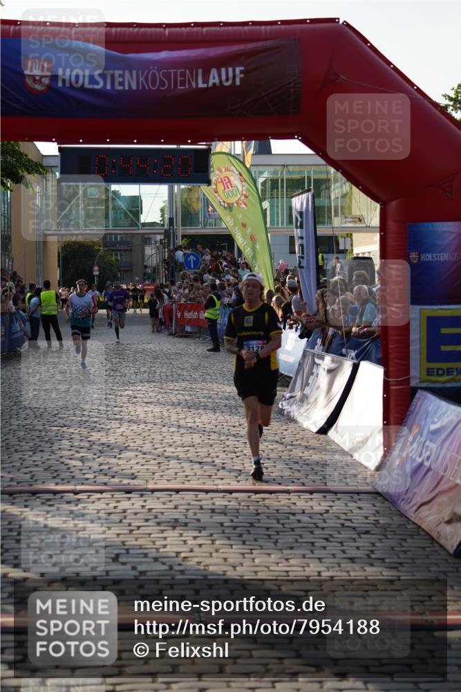 13.06.2025 - Holstenköstenlauf Felixshl http://msf.ph/oto/7954188 13.06.2025 19:44:20 Laufen 2732, 3128, 3656, 3658 meine-sportfotos.de