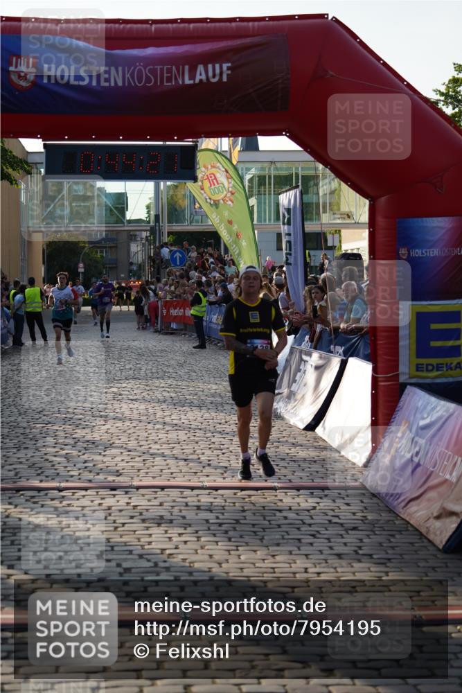 13.06.2025 - Holstenköstenlauf Felixshl http://msf.ph/oto/7954195 13.06.2025 19:44:20 Laufen 2732, 3128, 3656, 3658 meine-sportfotos.de