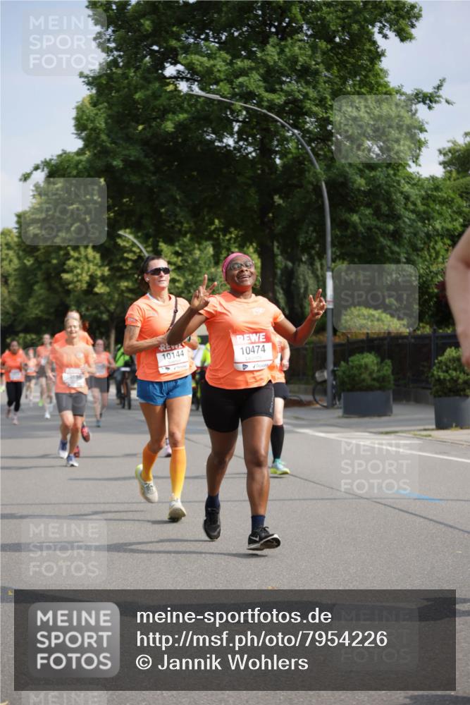 15.06.2025 - REWE Women's Run Jannik Wohlers http://msf.ph/oto/7954226 15.06.2025 08:49:26 Laufen 10156, 10144, 10474 meine-sportfotos.de