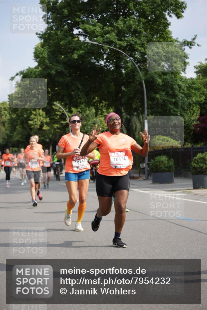 15.06.2025 - REWE Women's Run Jannik Wohlers http://msf.ph/oto/7954232 15.06.2025 08:49:26 Laufen 10144, 10474 meine-sportfotos.de