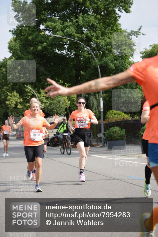 15.06.2025 - REWE Women's Run Jannik Wohlers http://msf.ph/oto/7954283 15.06.2025 08:49:28 Laufen 10484, 10156 meine-sportfotos.de