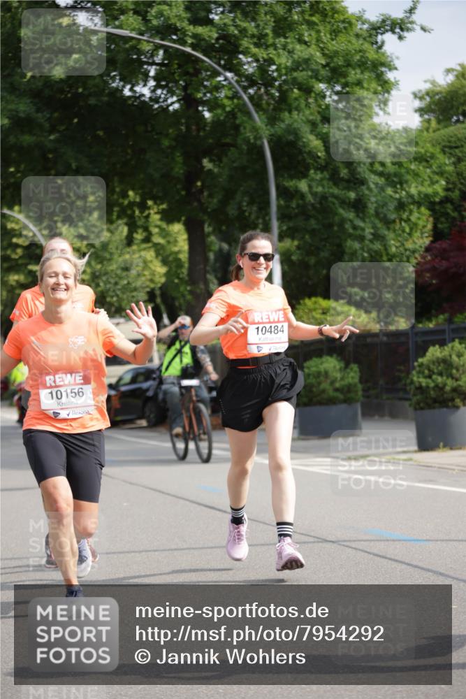 15.06.2025 - REWE Women's Run Jannik Wohlers http://msf.ph/oto/7954292 15.06.2025 08:49:28 Laufen 10156, 10484 meine-sportfotos.de