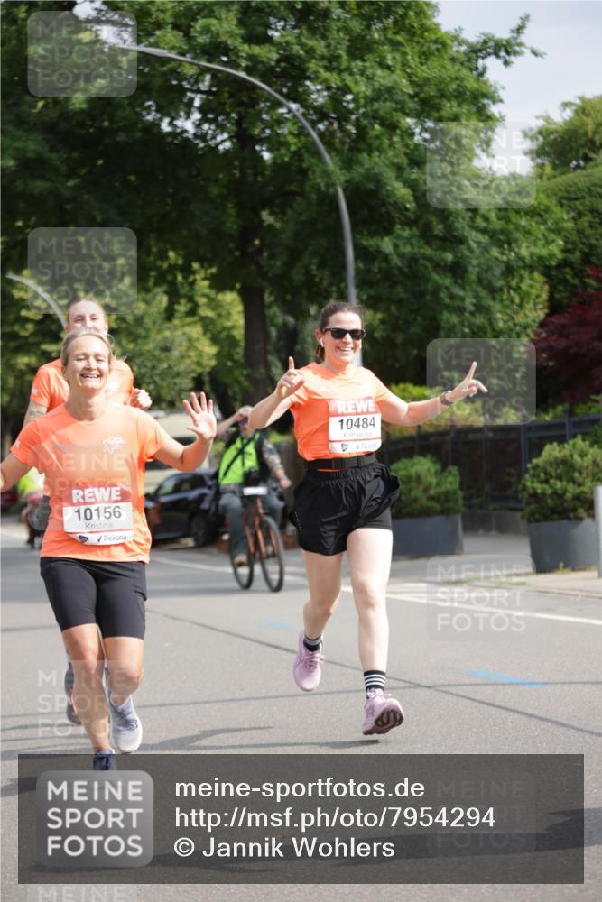 15.06.2025 - REWE Women's Run Jannik Wohlers http://msf.ph/oto/7954294 15.06.2025 08:49:28 Laufen 10156, 10484 meine-sportfotos.de