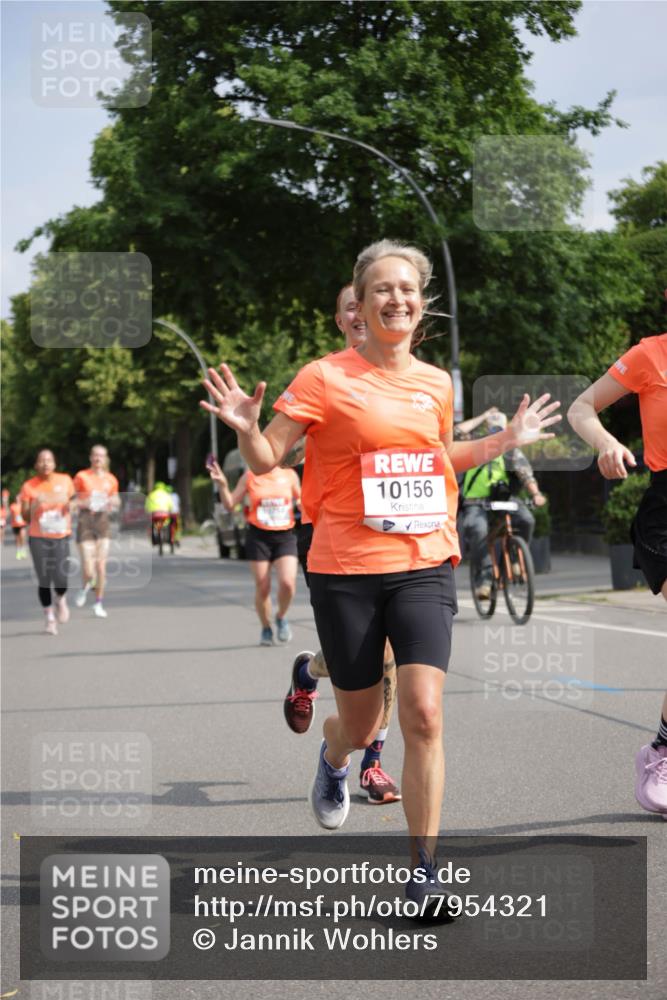 15.06.2025 - REWE Women's Run Jannik Wohlers http://msf.ph/oto/7954321 15.06.2025 08:49:29 Laufen 10156 meine-sportfotos.de